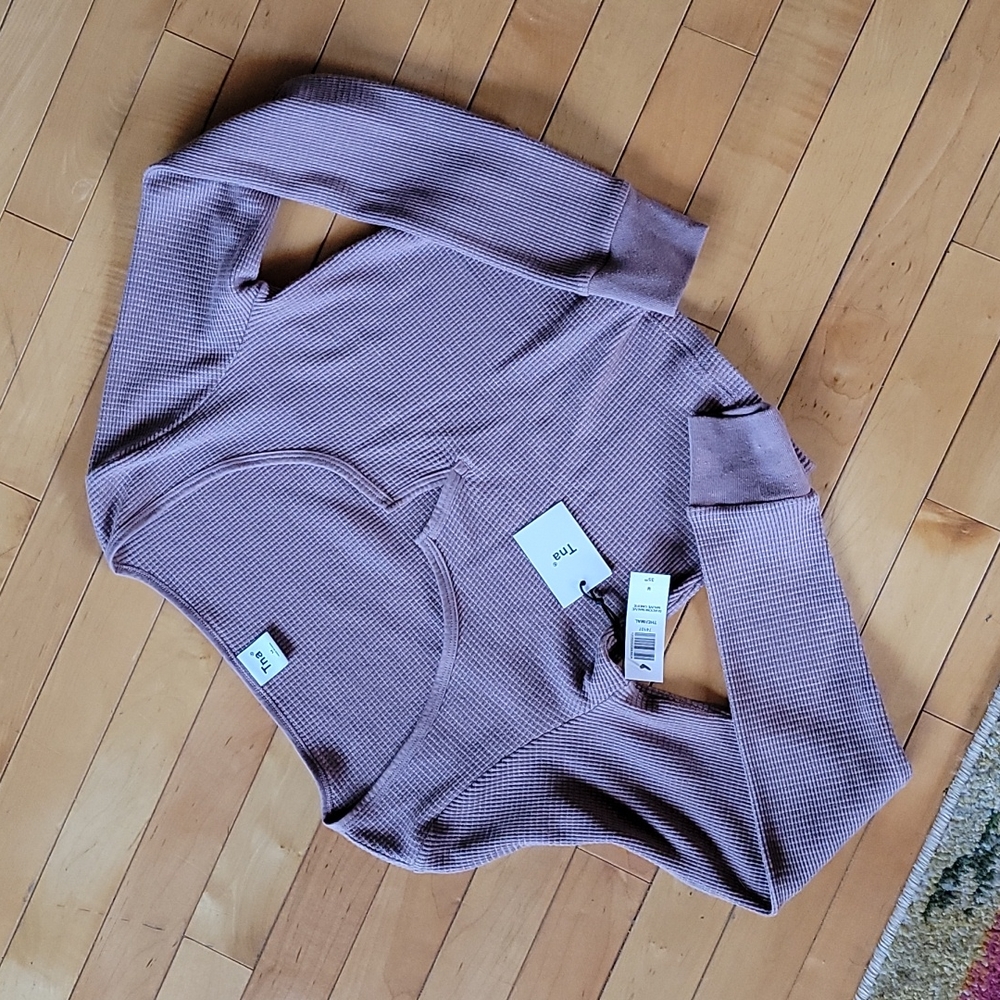 NEW TNA Thermal Notch Top